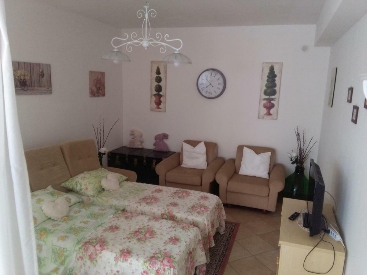 Ai Tre Archi Di Tagliaborse Villa Mascali Kültér fotó